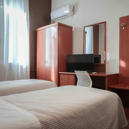 Universo Hotel 3*