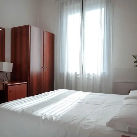 Hotel Universo