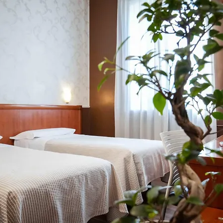 Hotel Universo 3*