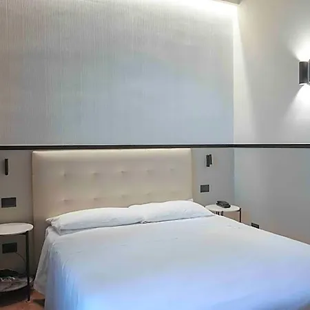 Universo Hotel 3*