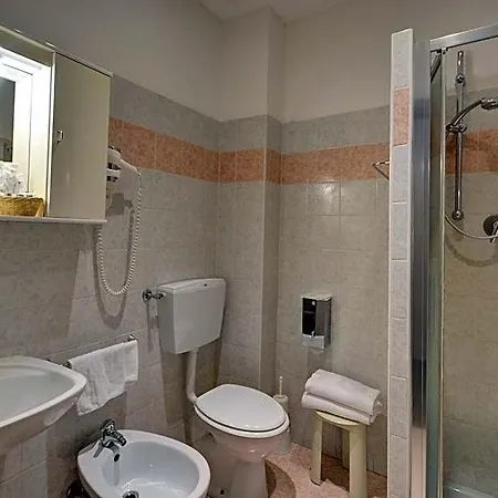 Universo Hotel 3*