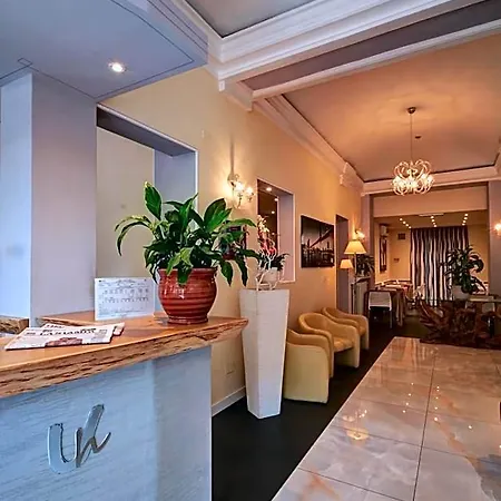 Hotel Universo 3*