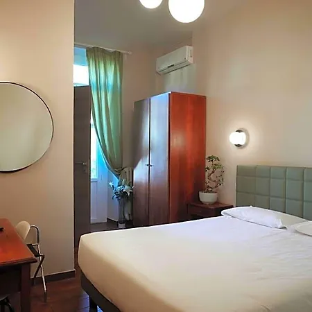 Hotel Universo 3*