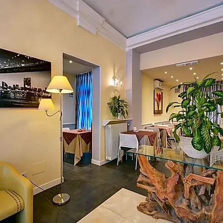 Universo Hotel 3*