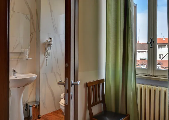 阿尼维守酒店 酒店 3*