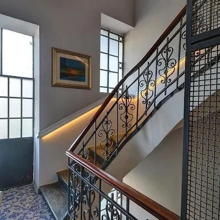 Hotel Universo 3*